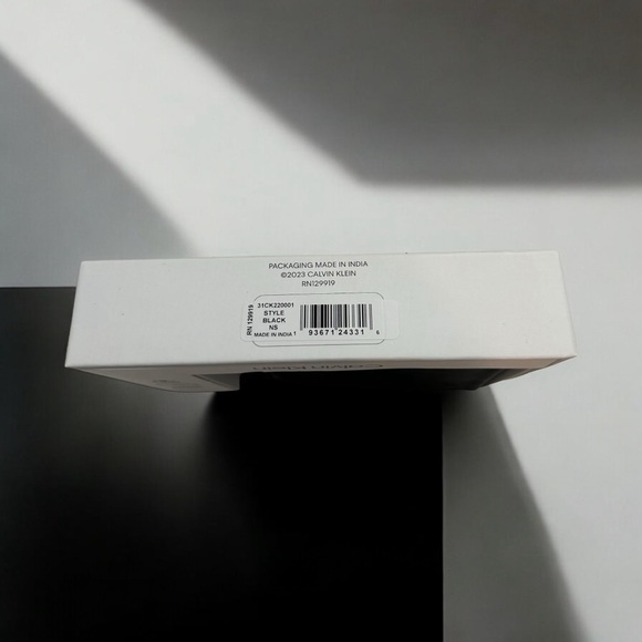 Calvin Klein Men’s Leather RFID Minimalist Bifold Wallet Black Pass Case - Picture 9 of 9